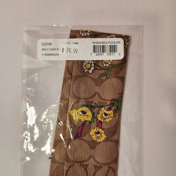NWT Coach CQ726 Signature Floral Print Silk Skinny Scarf Garden Floral - Picture 2 of 2
